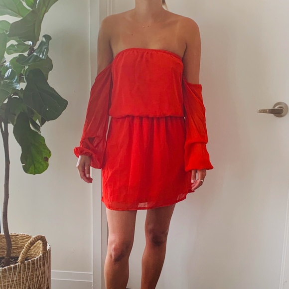 Red Dress - Picture 1 of 2